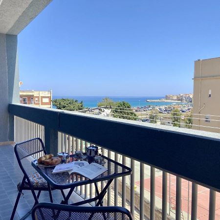 Bella House Apartment Чефалу Екстериор снимка